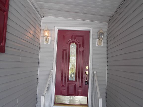 4th image of 427 Seawane Cir