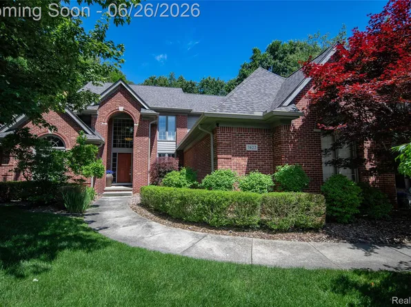 7422 Autumn Hill Dr, West Bloomfield, MI 48323
