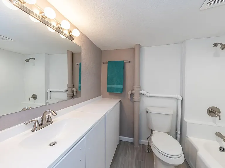 1223 Jackson St #101 — Photo 2