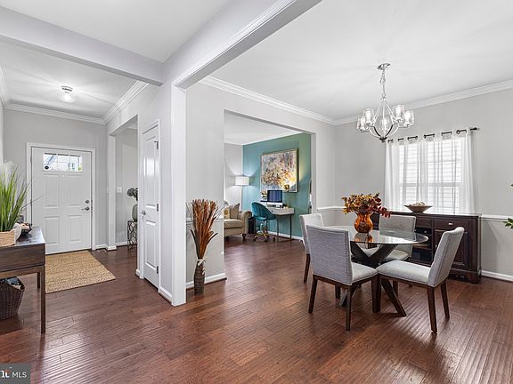 4th image of 4557 Cotswold Manor Loop