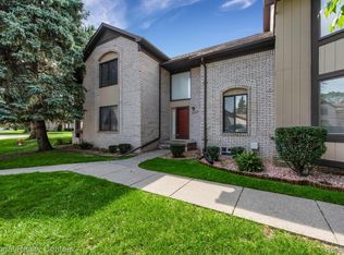 20475 Villa Grande Cir, Clinton Township, MI 48038