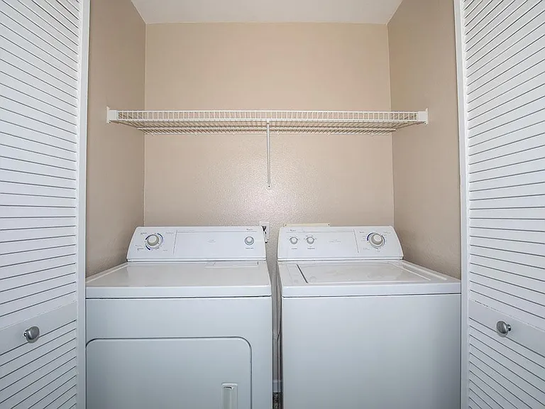 Bellecour Way Apartment Homes — Photo 27