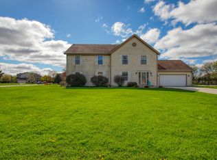 N27W26443 Christian Ct E, Pewaukee, WI 53072