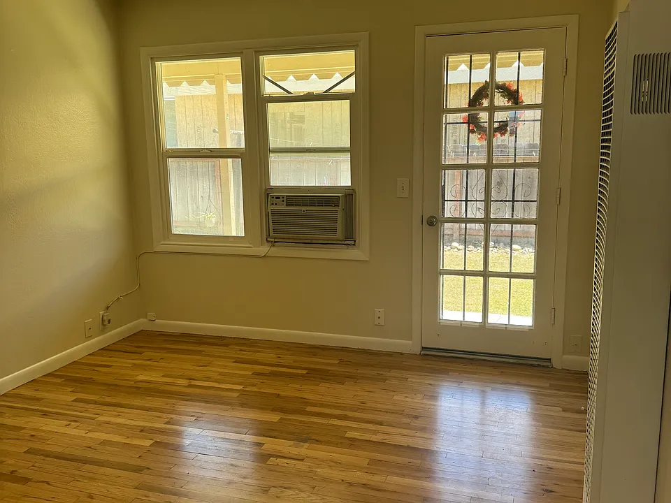 335 N Lincoln Ave #4