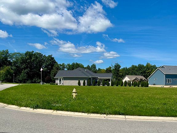 2nd image of Maumee Ln #32