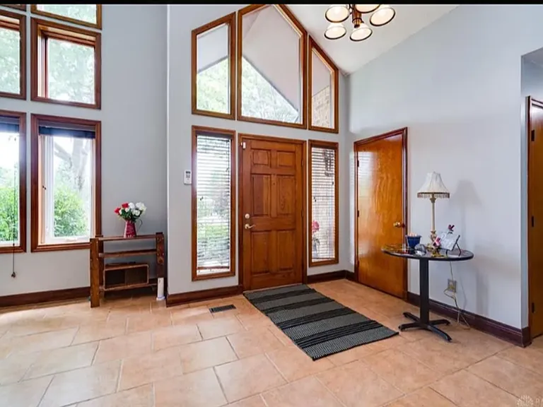 8881 Evan Ct — Photo 2