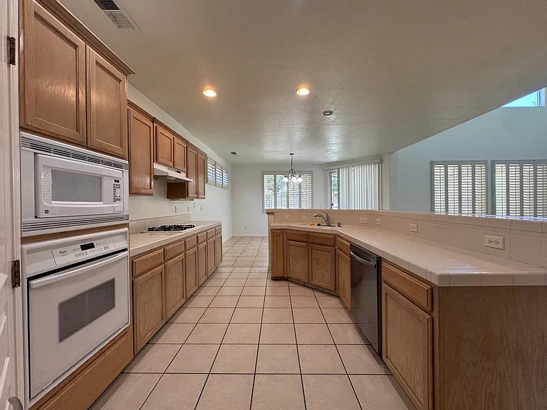 5781 E Kaviland Ave — Photo 9