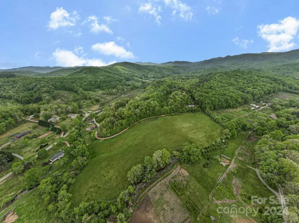 3 Harlow And Cricket Dr, Balsam Grove, NC 28708