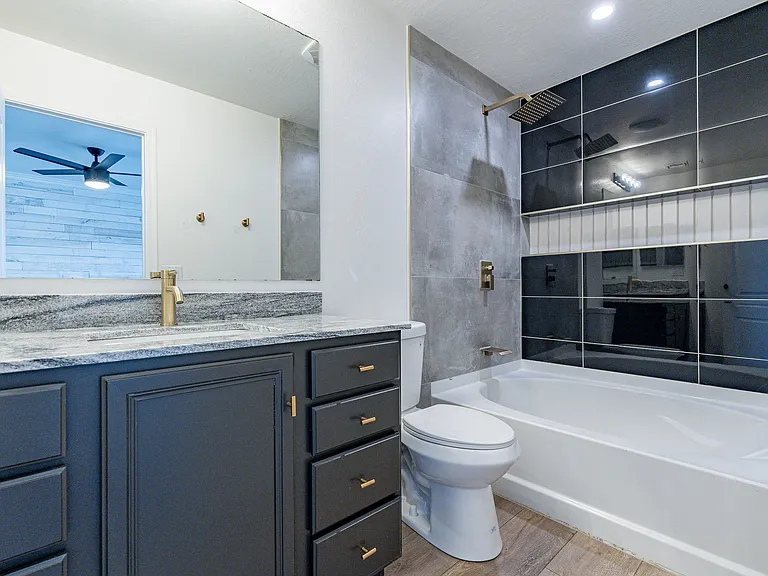 2225 E Sunland Ave — Photo 20