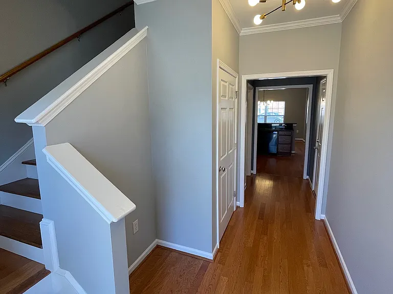 126 Lincoln St — Photo 8