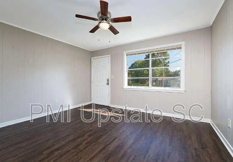 700 Brook St #5 — Photo 9