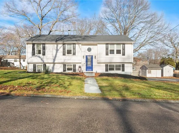 21 Steere Dr, Johnston, RI 02919