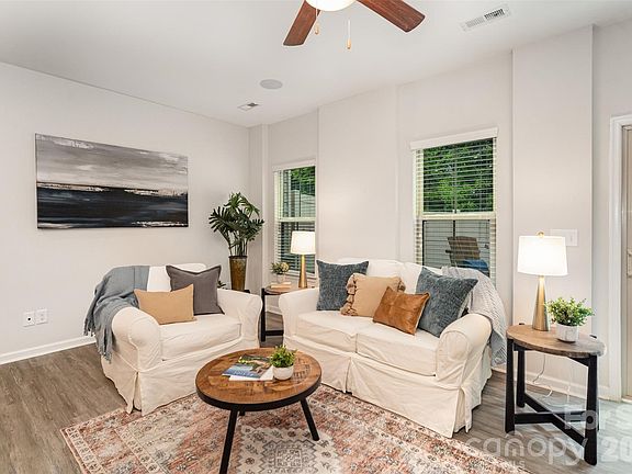 3rd image of 407 Park Meadows Dr