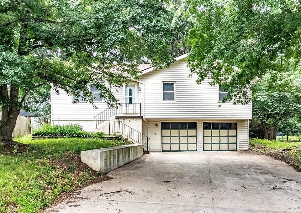 1st image of 807 Britany Dr