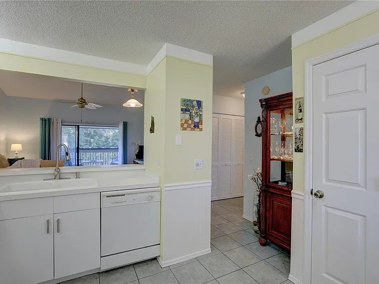 9635 Riverside Dr #4 — Photo 21