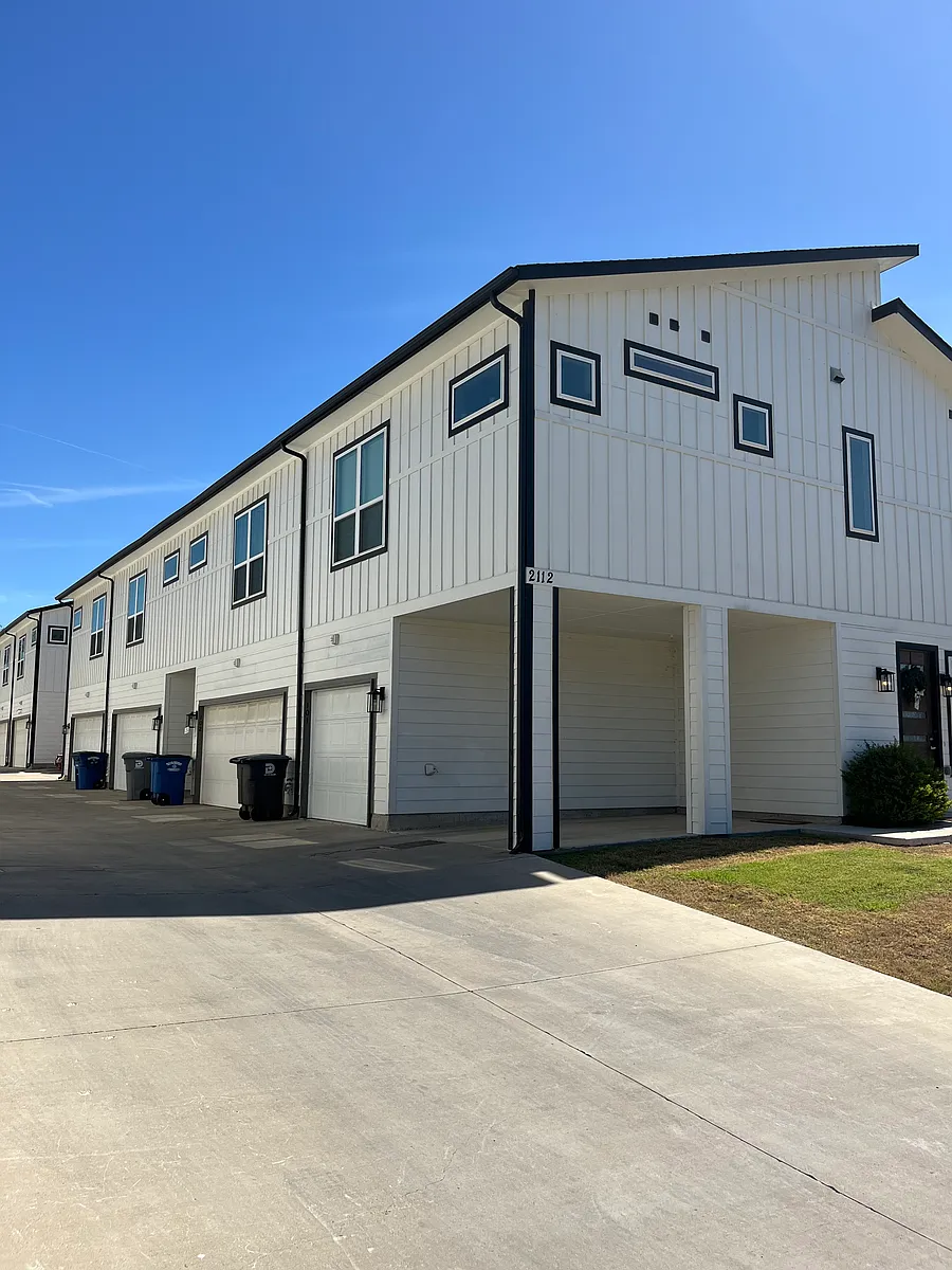 Building Photo - 2112 Shea Rd #203