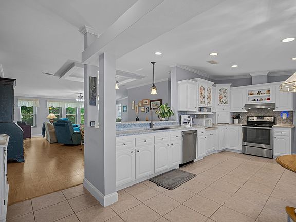5th image of 177 Wellspring Dr.