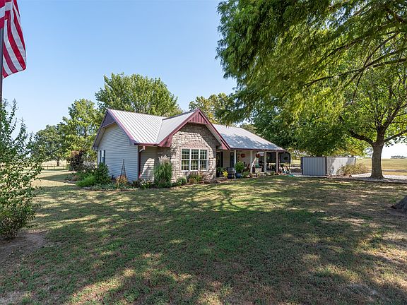 3rd image of 377038 E 1060th Rd