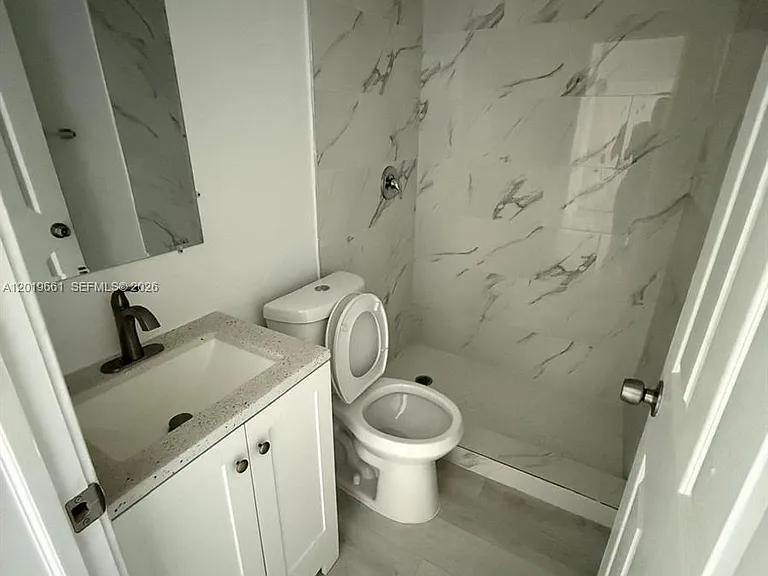 1101 SW 12th Ct #7 — Photo 4