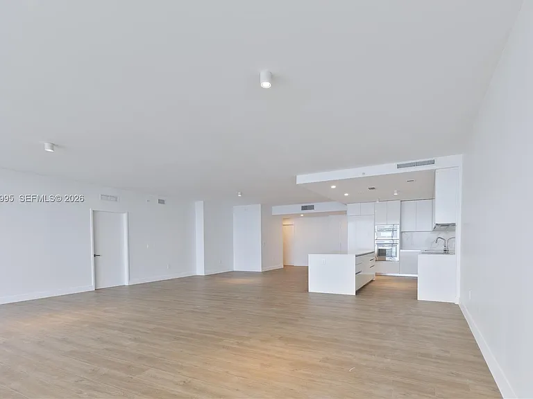700 NE 24th St #5402 — Photo 11