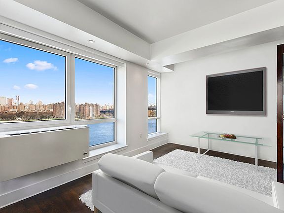 4th image of 440 Kent Ave APT 21A