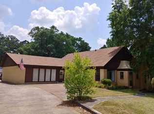 402 N Live Oak St, Gladewater, TX 75647