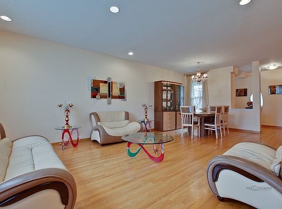 5th image of 358 Bay Tree Cir #358