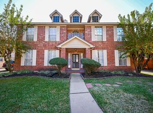 9731 New Kent Dr, Sugar Land, TX 77498