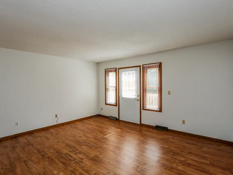311 Foxfire Dr — Photo 8