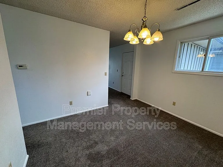 10 Miners Pl #4 — Photo 4