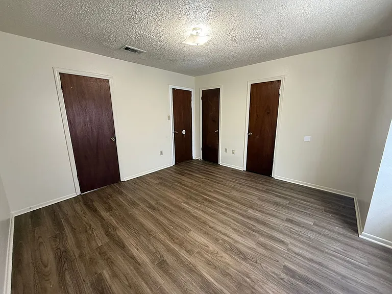 1855 Jasper Ave — Photo 6