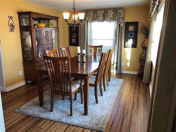 5th image of 92 Cottage Ave