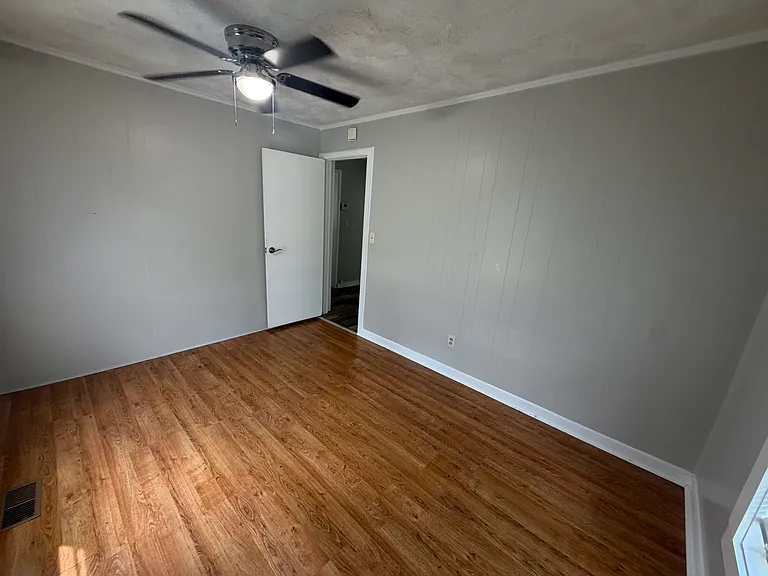 120 E Boone St — Photo 8