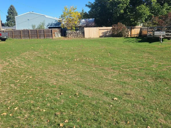 2404 Empire Dr, La Grande, OR 97850