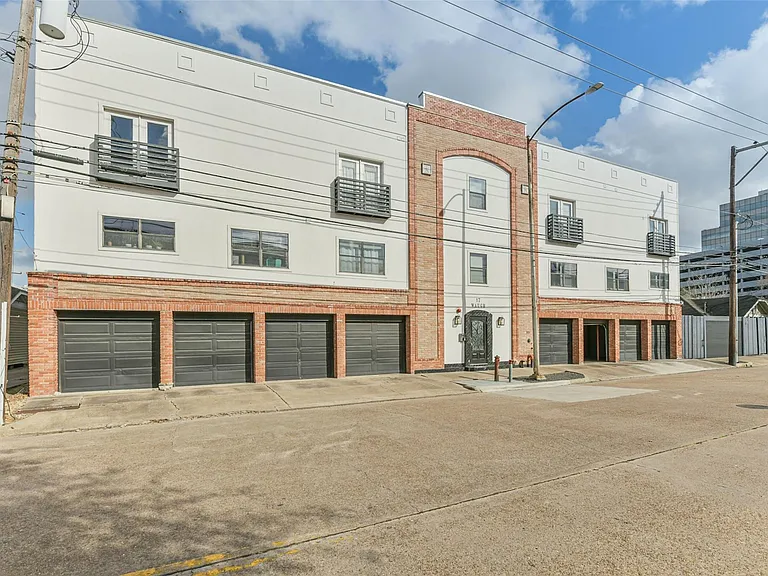 17 Waugh Dr #209 — Photo 32