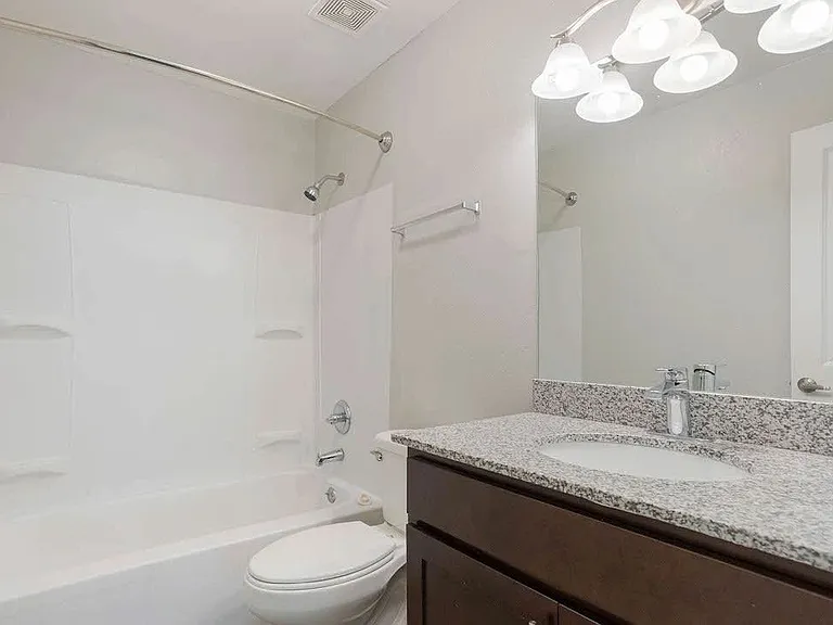 The Onyx Hoover Apartments — Photo 78