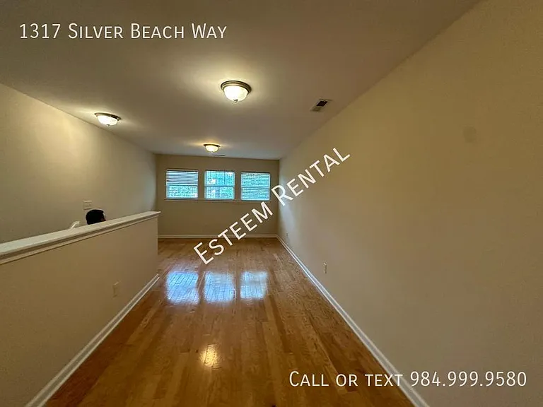 1317 Silver Beach Way — Photo 12