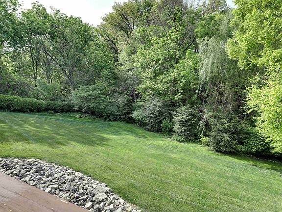5th image of 432 W Fairway Dr