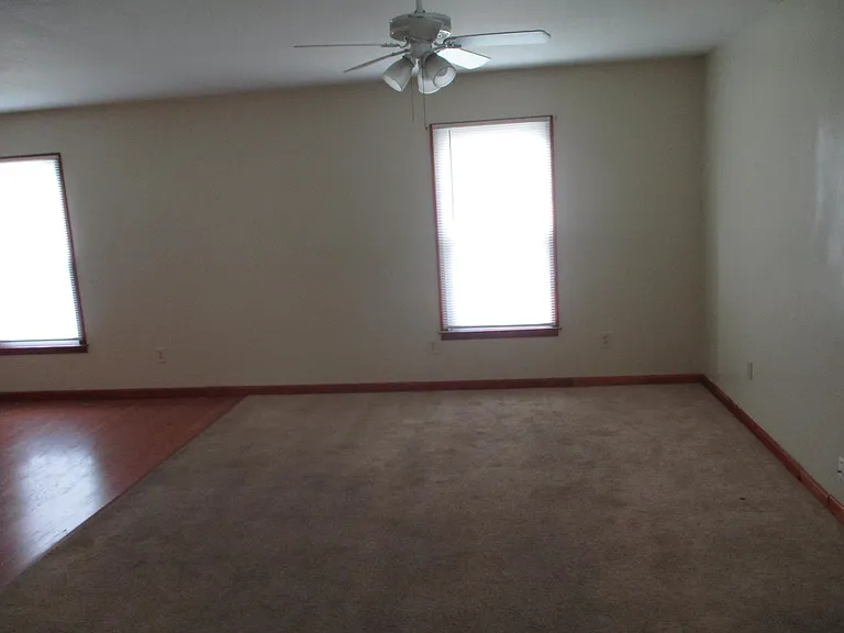933 Fairborn Cir — Photo 7