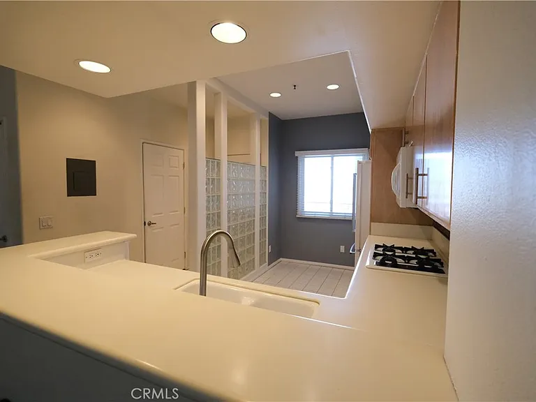 200 Pacific Coast Hwy — Photo 10