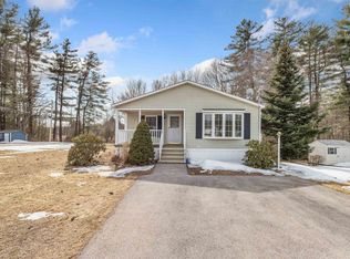 35 Ridgefield Dr, Nashua, NH 03062
