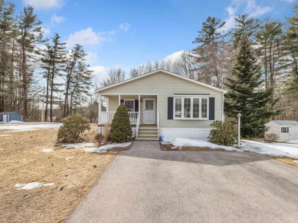 35 Ridgefield Drive, Nashua, NH 03062