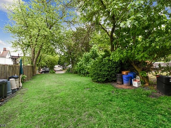4th image of 137 Valley Rd