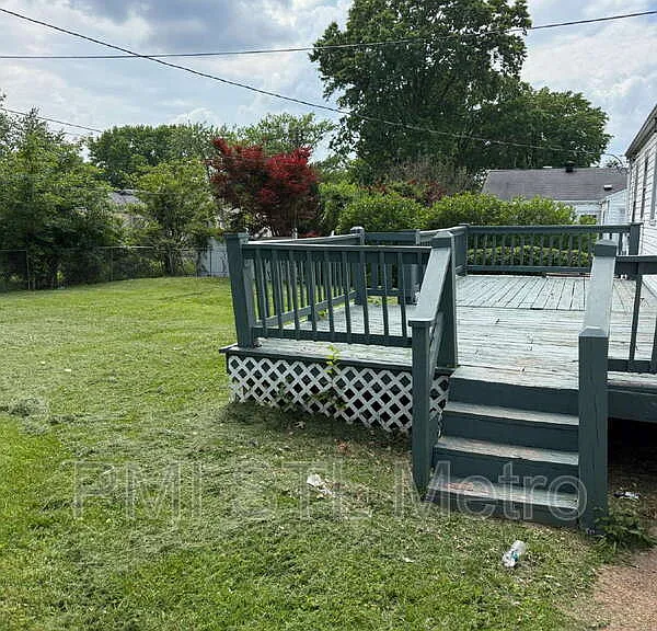 1230 Roxton Dr — Photo 2