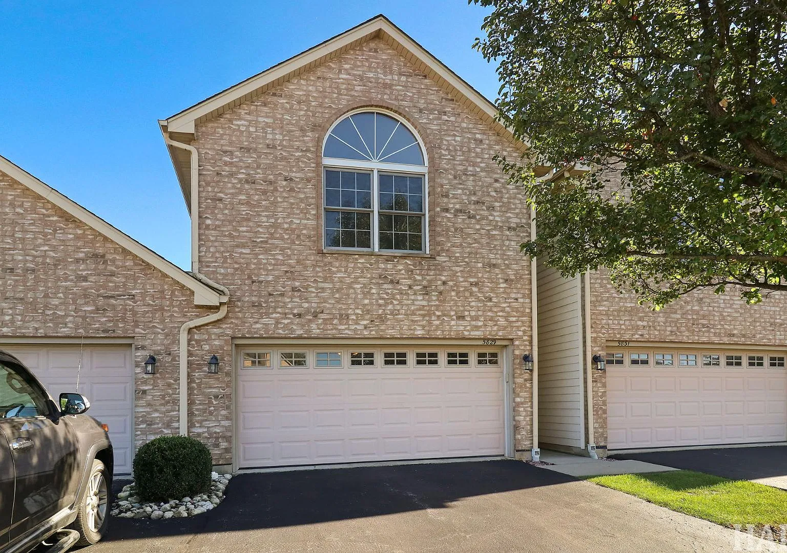 5829 Fieldstone Trl - 5829 Fieldstone Trl — Photo 2