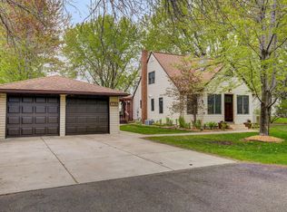 1411 Highway 96 E, Saint Paul, MN 55110
