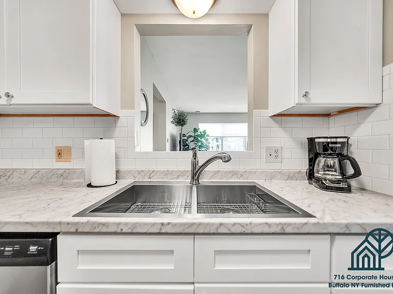 2660 Elmwood Ave #6 — Photo 11