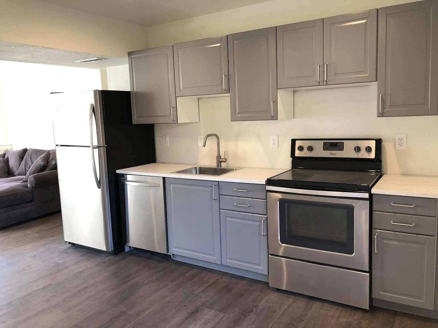 2 bed, 1050 sqft, $2,000 — Photo 2