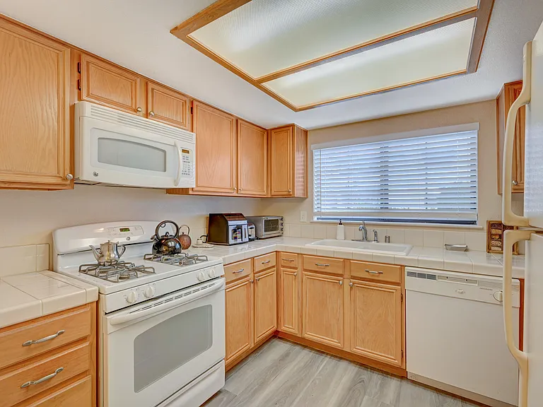 101 Luna Way — Photo 7
