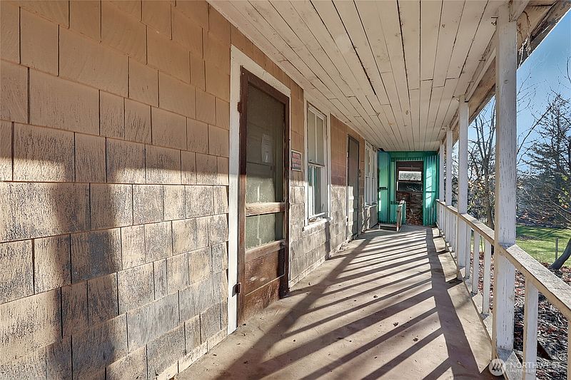 5th image of 32910 5th Avenue